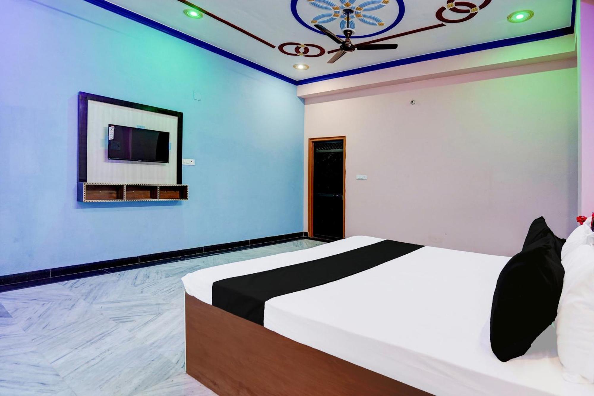 Hotel O J.D. Palace Варанаси Екстериор снимка