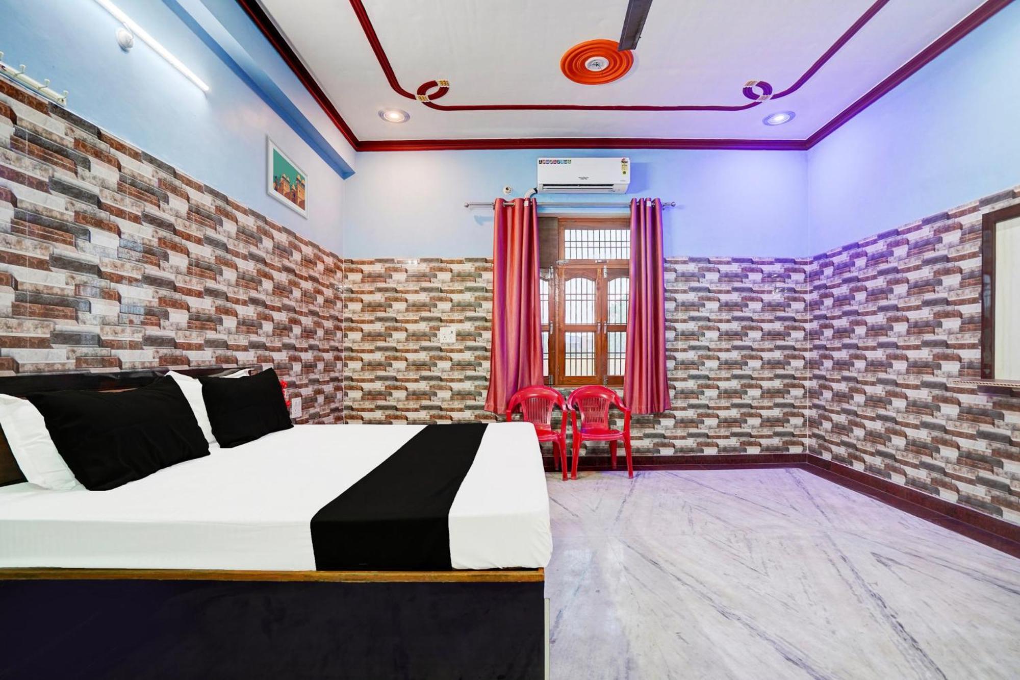 Hotel O J.D. Palace Варанаси Екстериор снимка
