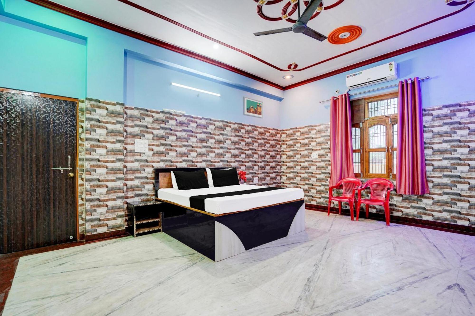 Hotel O J.D. Palace Варанаси Екстериор снимка